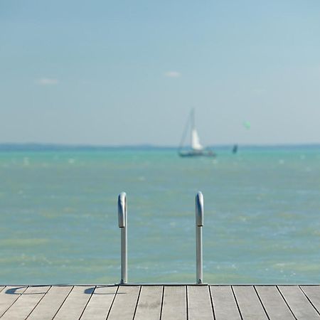 Blue4 Apartment Balatonfůzfő Dış mekan fotoğraf