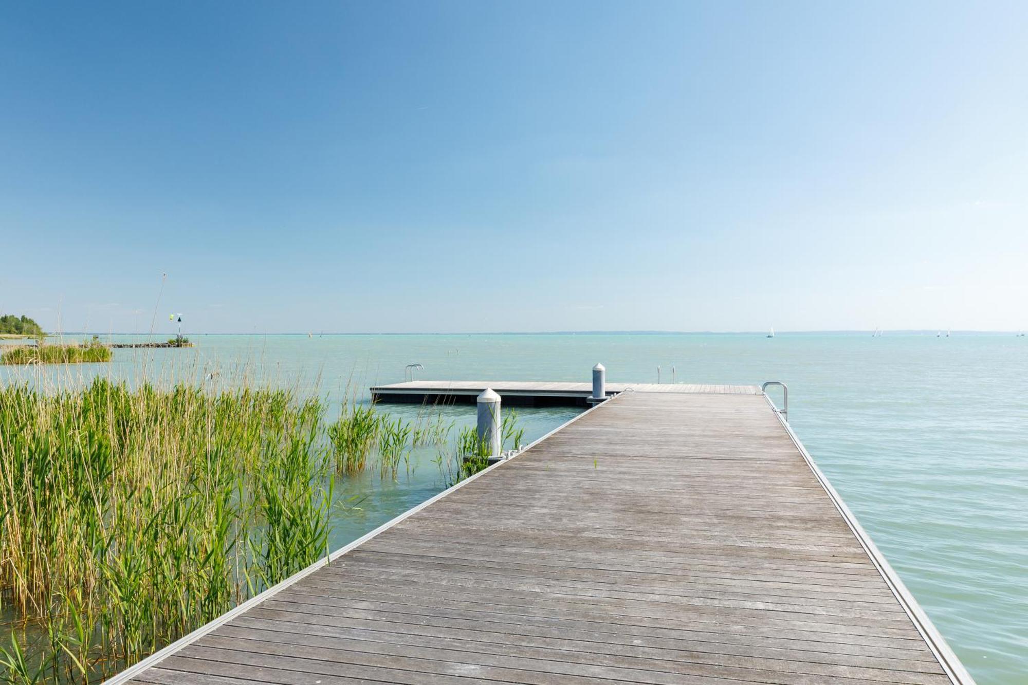 Blue4 Apartment Balatonfůzfő Dış mekan fotoğraf
