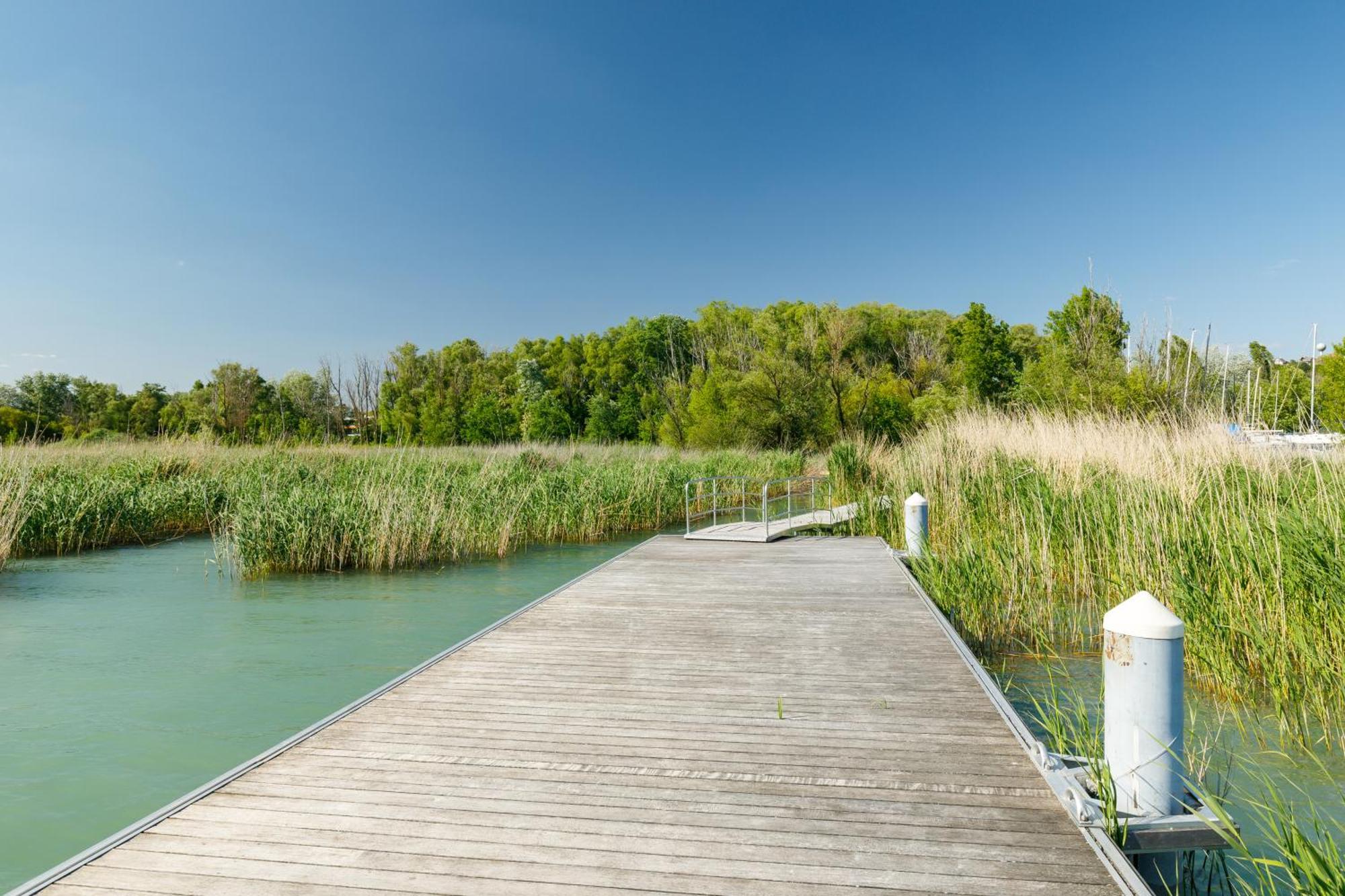 Blue4 Apartment Balatonfůzfő Dış mekan fotoğraf